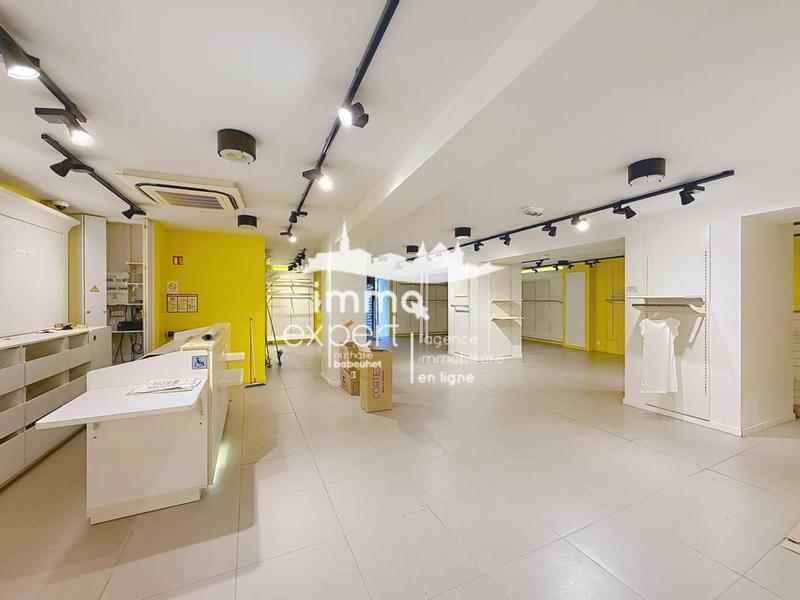 Local commercial - 216 m²