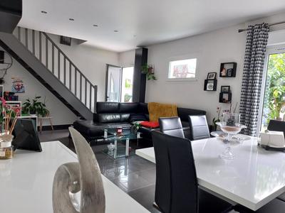 Maison - 91 m² - 5 pièces