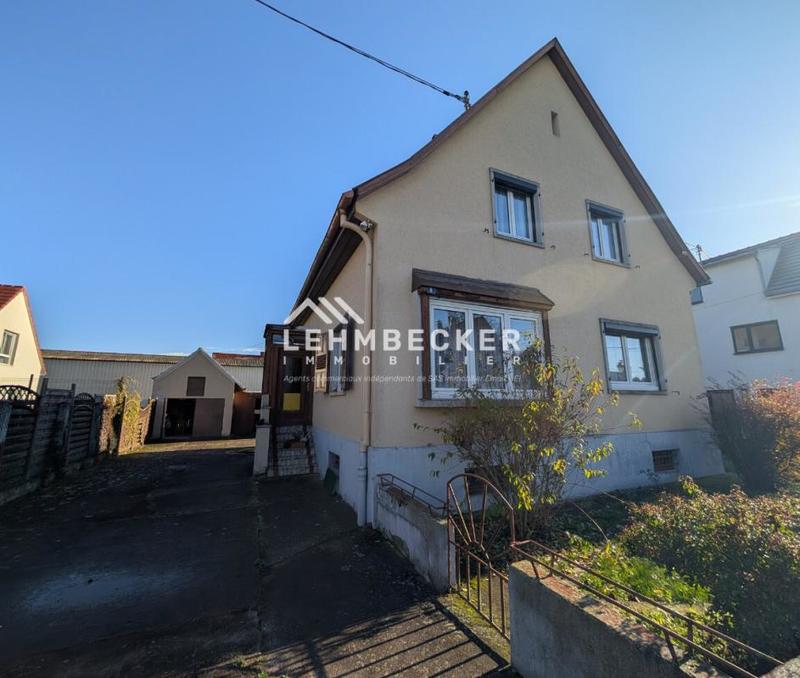 Maison - 121 m² - 6 pièces