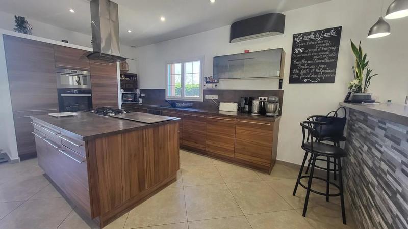 Villa - 220 m² - 6 pièces