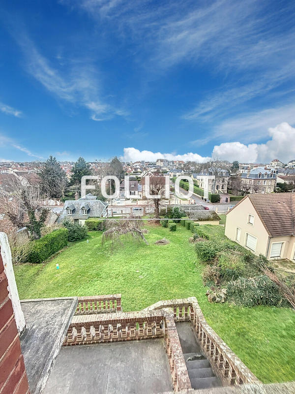 Maison - 382 m² - 15 pièces