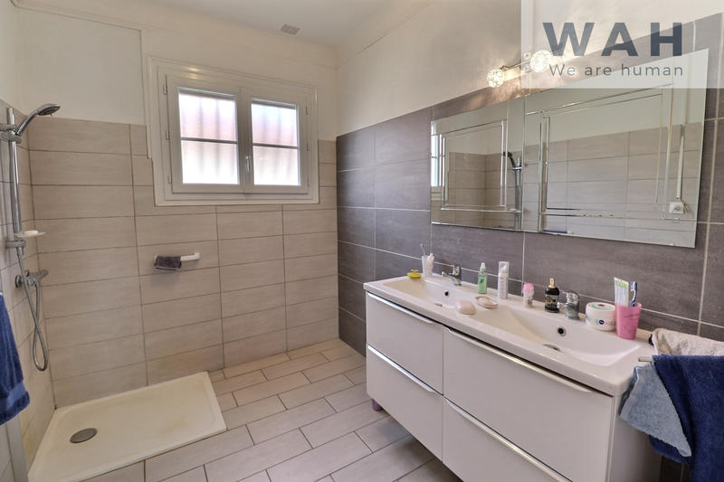 Villa - 150 m² - 6 pièces