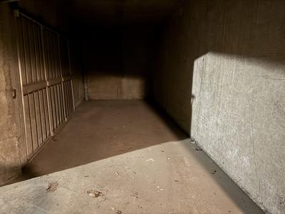 Parking / Garage - 11 m²