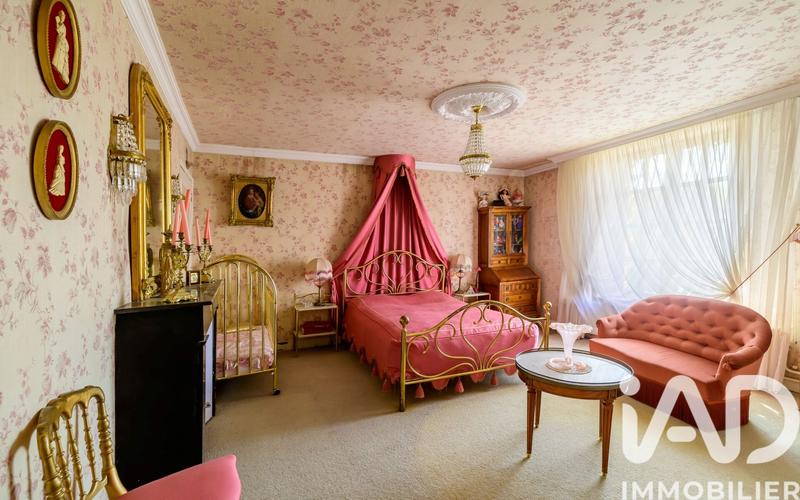 Maison - 252 m² - 7 pièces