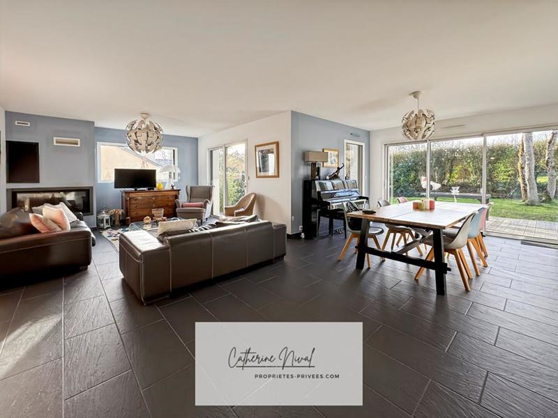 Maison - 177 m² - 9 pièces