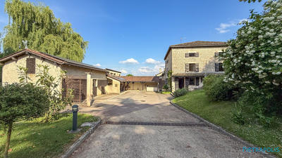 Maison ancienne - 270 m² - 9 pièces