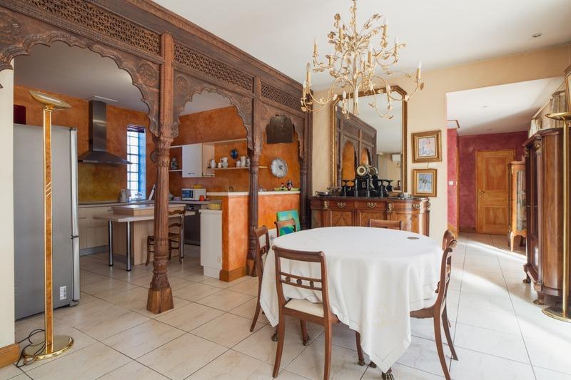 Maison - 261 m² - 8 pièces