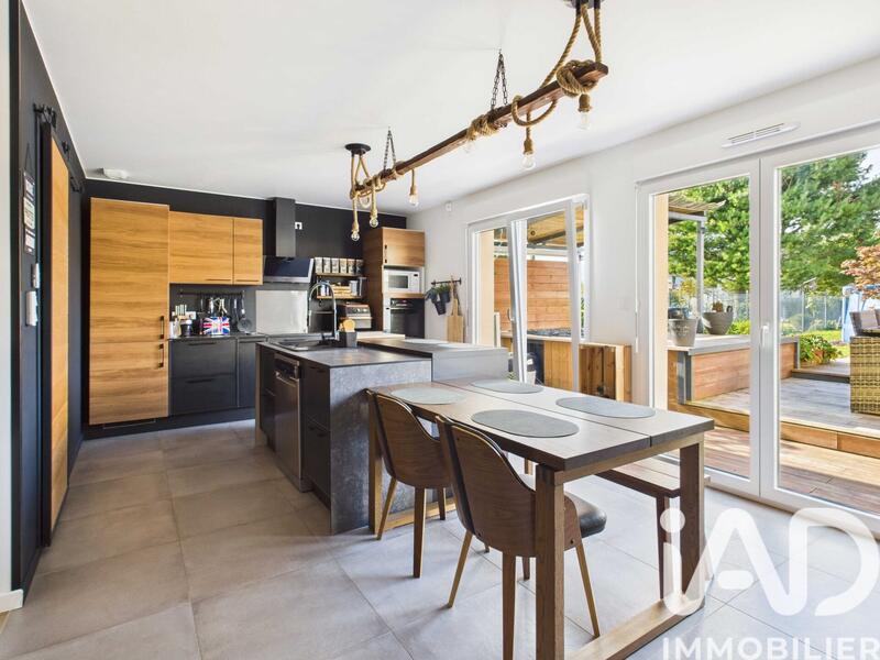 Maison - 89 m² - 5 pièces