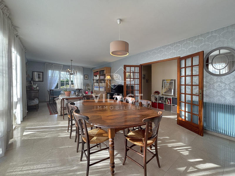 Maison - 200 m² - 7 pièces