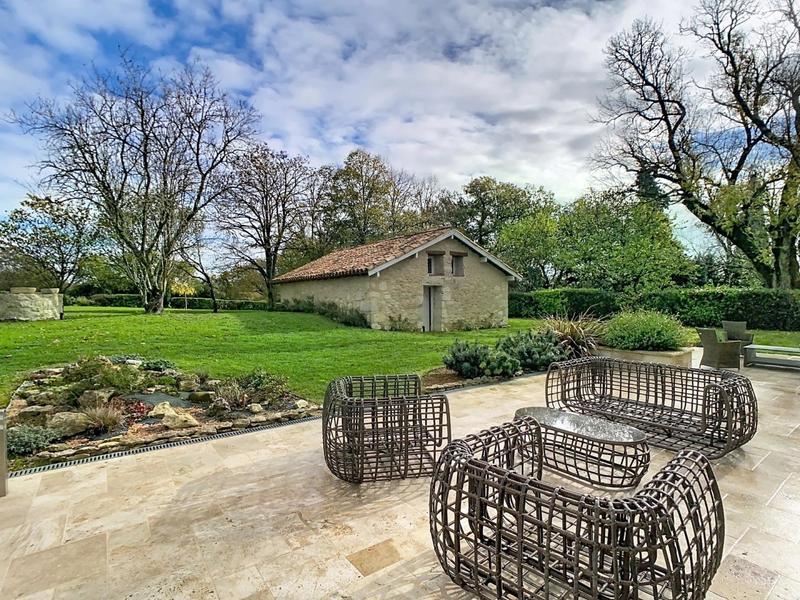 Maison - 252 m² - 5 pièces