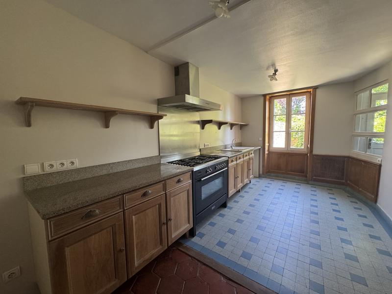 Maison - 197 m² - 8 pièces