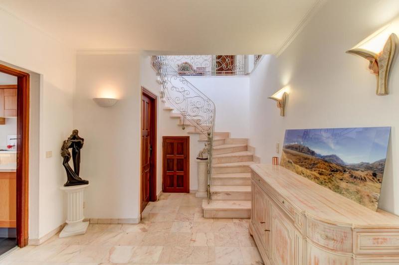 Maison - 193 m² - 5 pièces