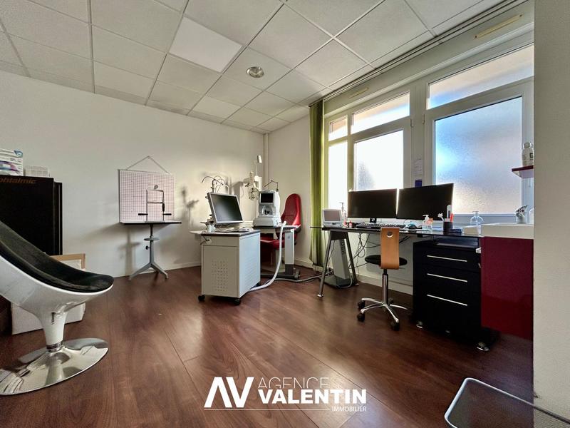 Local commercial - 398 m² - 8 pièces