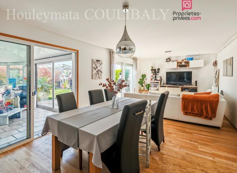 Maison - 111 m² - 5 pièces