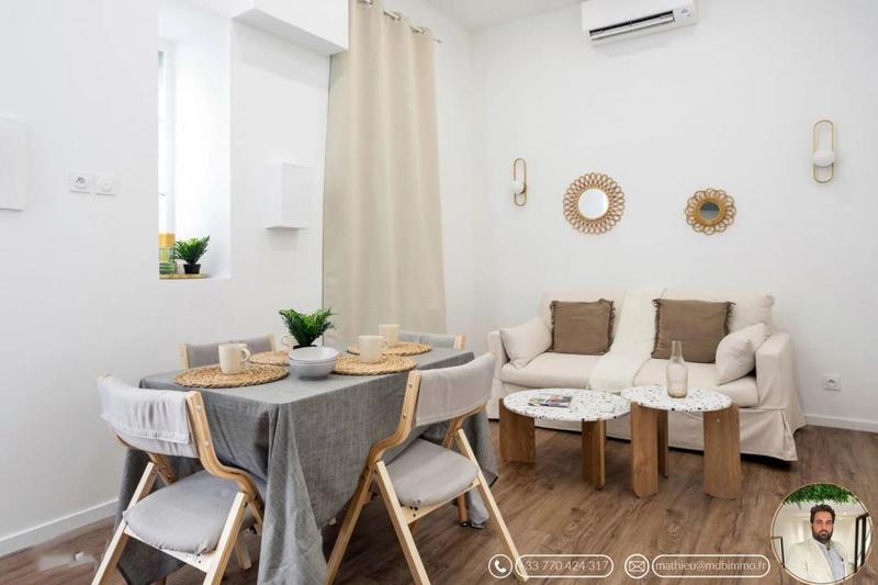 Appartement - 100 m² - 9 pièces