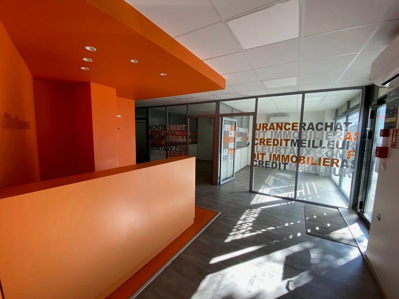 Local commercial - 121 m²