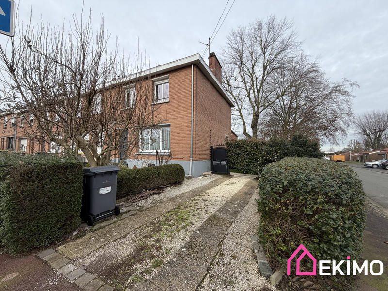 Maison - 99 m² - 6 pièces