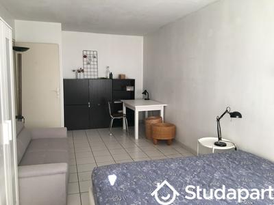 Chambre - 10 m² - 1 pièce