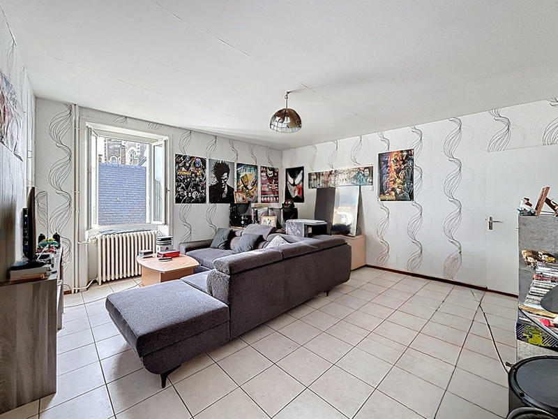 Maison - 213 m² - 8 pièces