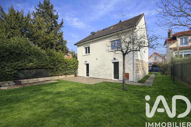 Maison - 180 m² - 11 pièces