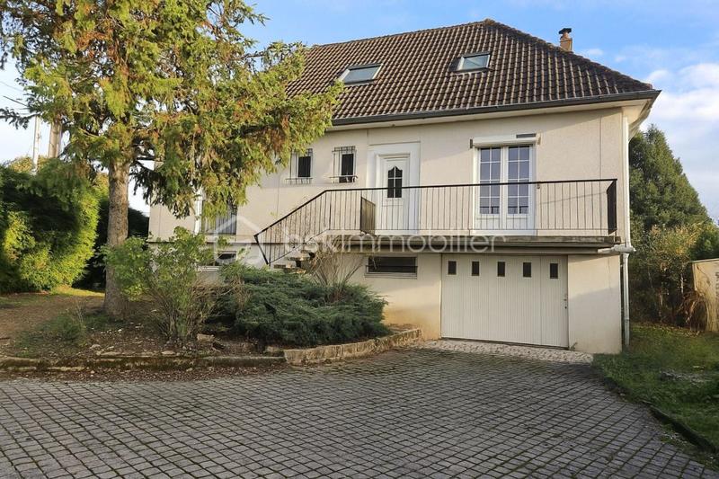 Maison - 140 m² - 5 pièces