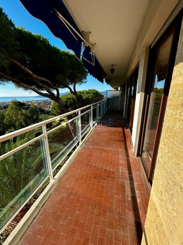 Appartement - 82 m² - 3 pièces