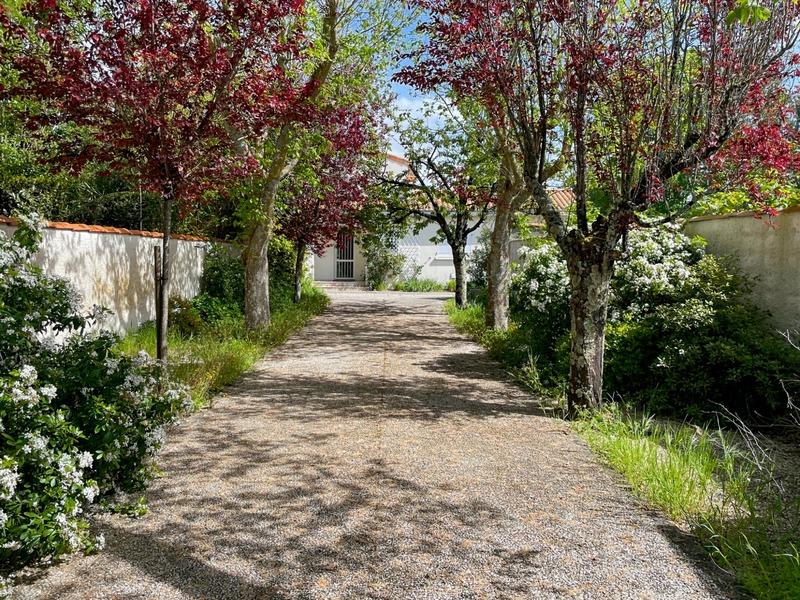 Maison - 276 m² - 8 pièces