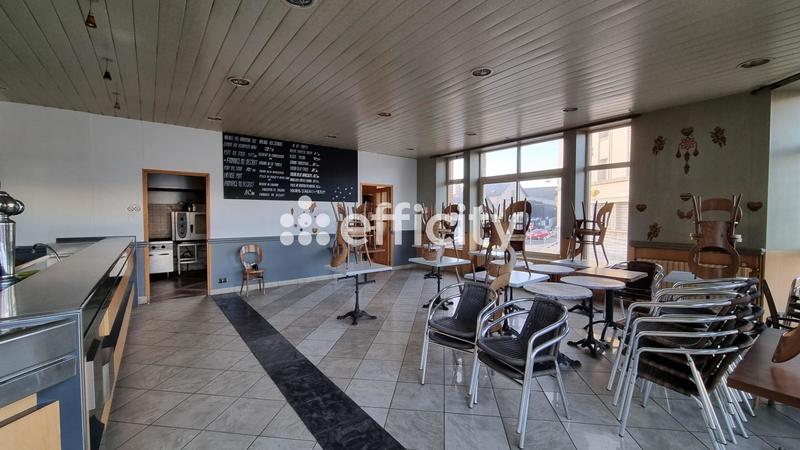 Maison - 200 m² - 10 pièces