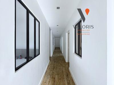 Bureau - 164 m² - 9 pièces