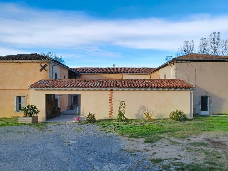 Maison - 258 m² - 6 pièces