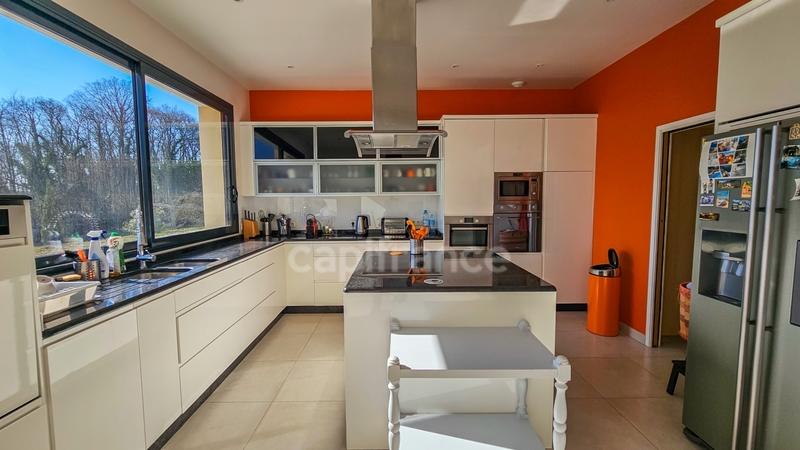 Demeure - 696 m² - 21 pièces