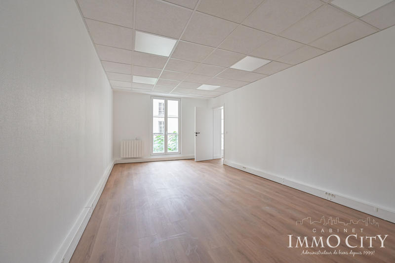 Bureau - 150 m² - 6 pièces