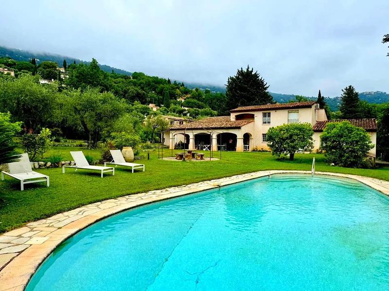 Villa - 280 m² - 5 pièces