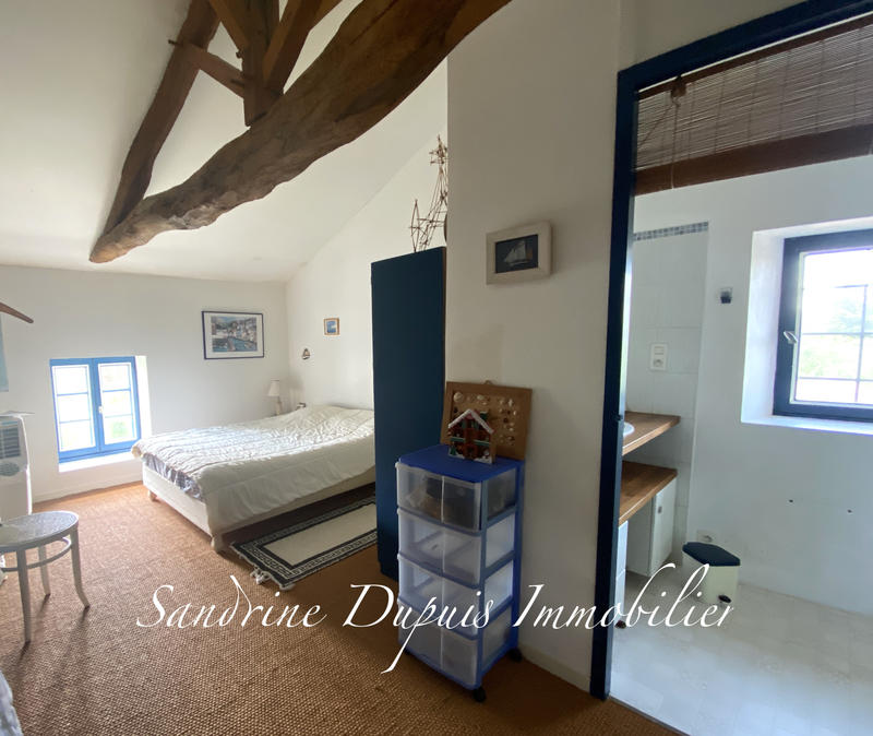 Maison - 210 m² - 7 pièces