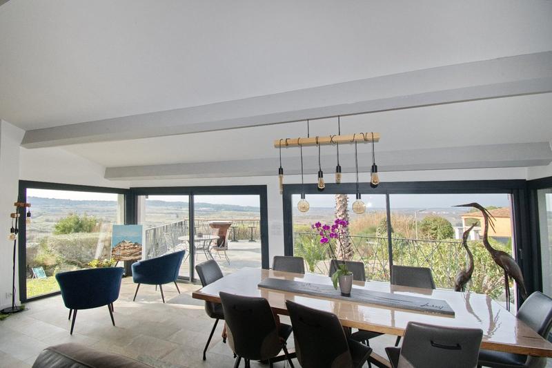 Propriété - 263 m² - 7 pièces