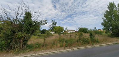 Terrain constructible - 1 415 m²
