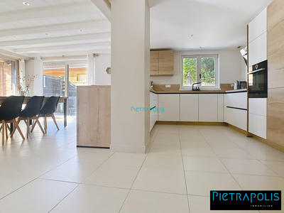 Appartement - 125 m² - 5 pièces