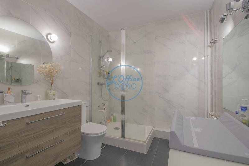 Appartement - 93 m² - 4 pièces