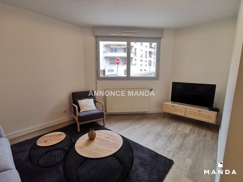 Chambre - 11 m² - 4 pièces