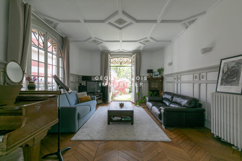 Maison - 215 m² - 8 pièces