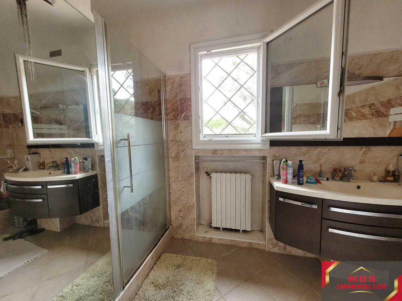 Maison - 281 m² - 7 pièces