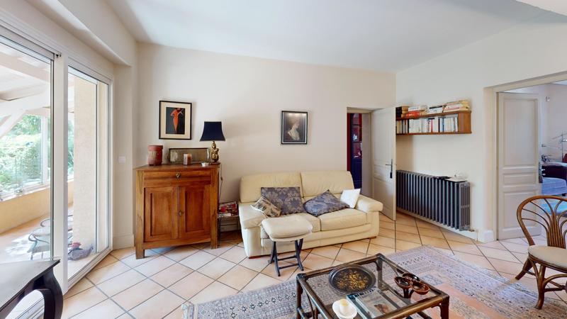 Maison - 245 m² - 7 pièces