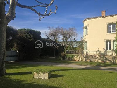 Demeure - 180 m² - 9 pièces