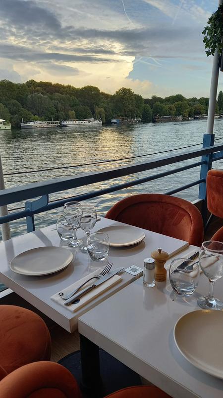 Brasserie Aqua - Restaurant au bord de l'eau - Paris