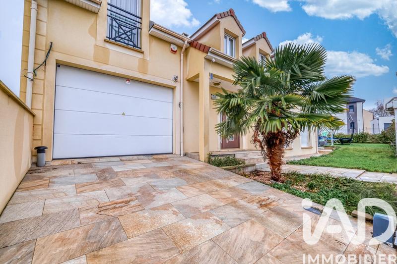 Maison - 220 m² - 6 pièces