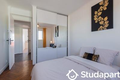 Chambre - 10 m² - 1 pièce