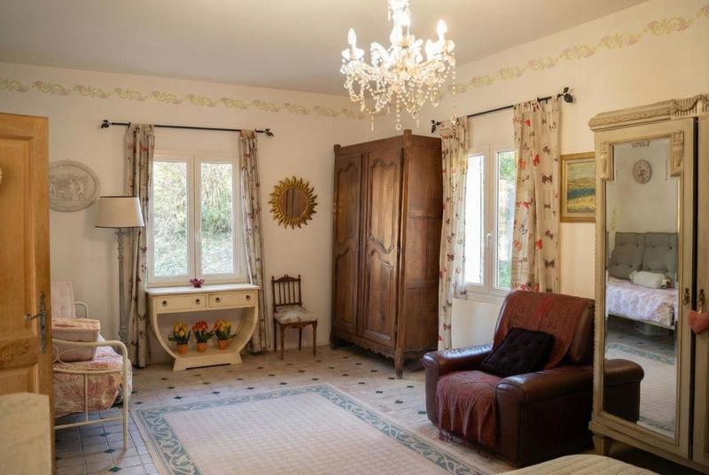 Maison - 281 m² - 10 pièces