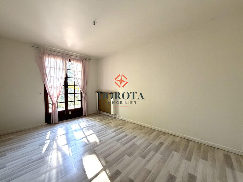 Maison - 182 m² - 9 pièces