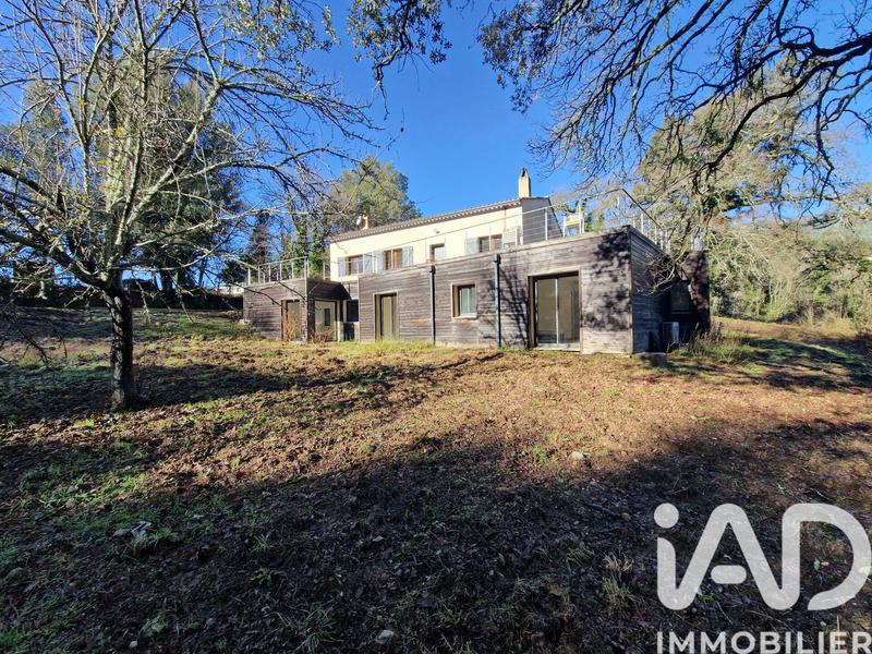 Maison - 310 m² - 8 pièces