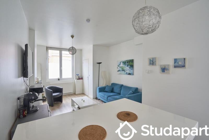 Chambre - 11 m² - 1 pièce